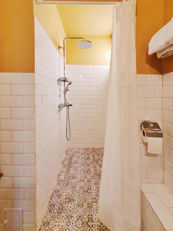فندق Tourist B&C Curtea de Argeş المظهر الخارجي الصورة